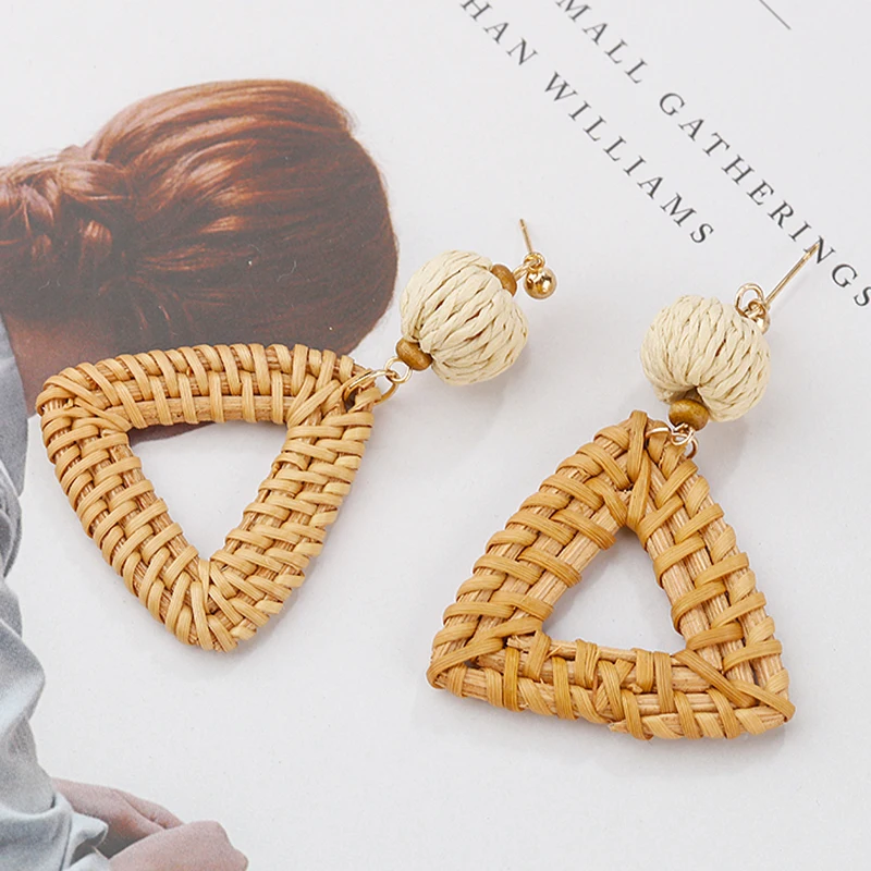 

AMORCOME Korea Rattan Knit Straw Triangle Drop Earrings For Women Handmade Rattan Straw Braid Hemp Rope Ball Geometric Earring