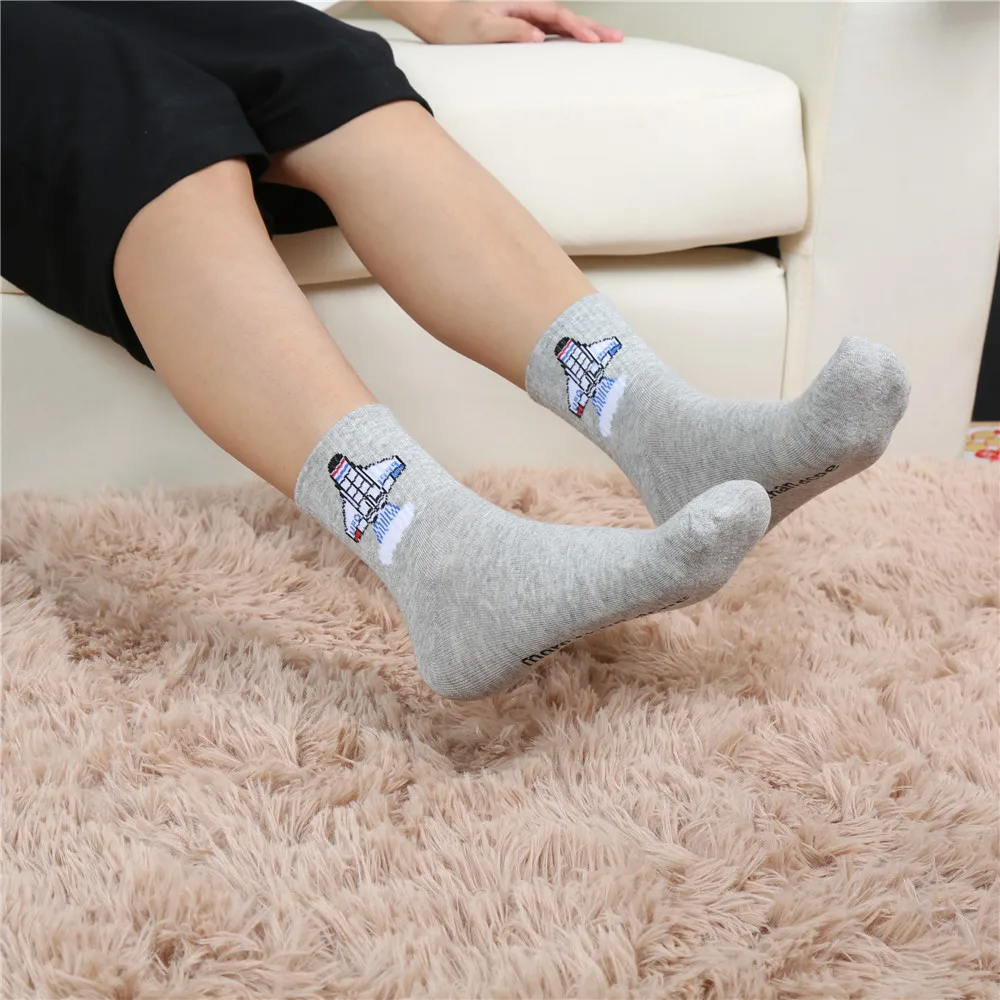 Women-Daily-Socks-Harajuku-Korea-Japanese-Cotton-Kitten-Flame-Ulzzang-Socks-Men-Chinese-Cactus-Gun-Shark (2)
