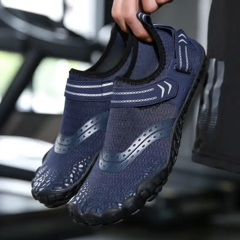 hiking aqua shoes