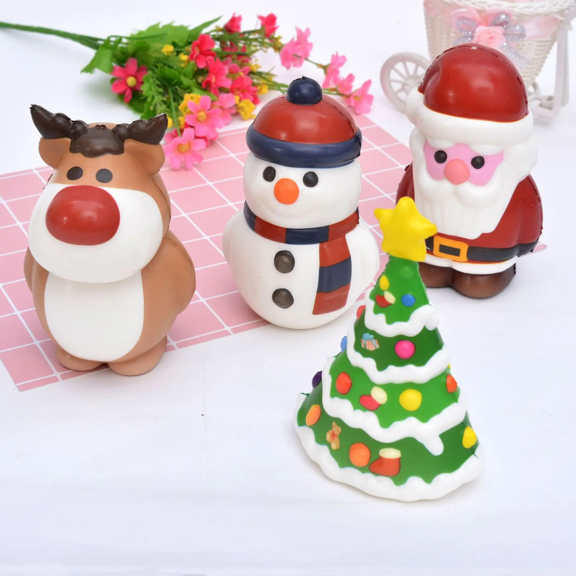 

Christmas Serise Santa Claus Deer Snowman Tree Squishy Slow Rising Soft Squeeze Toy Phone Strap Scented Relieve Stress Kid Gift