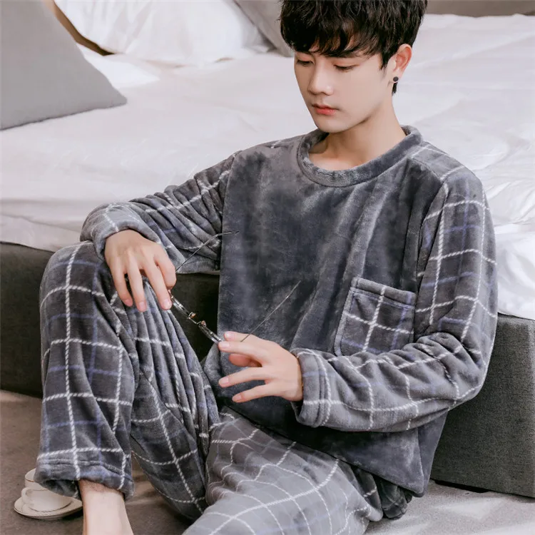 Thicken Flannel Men's Pajamas Two Piece Fashion Print Feather Home Clothes Loose Soft Homewear Pajamas Warm Winter 2Pieces/Set satin pajamas