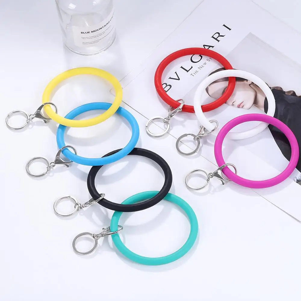 

Girlgo Fashion O Silica Gel Wear Bracelet Keychain for Women Gifts Trendy Exaggerated Circle Wristlet Keychain Unisex Jewelry