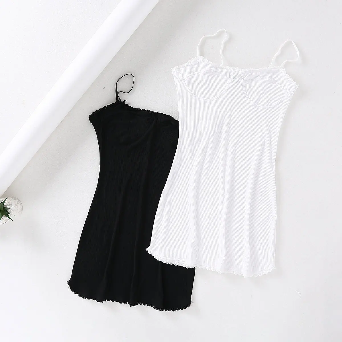 

Europe And America Stereo Bow Lace Edge-Slim Fit Sheath Significant Figure Black And White Base Strapped Dress