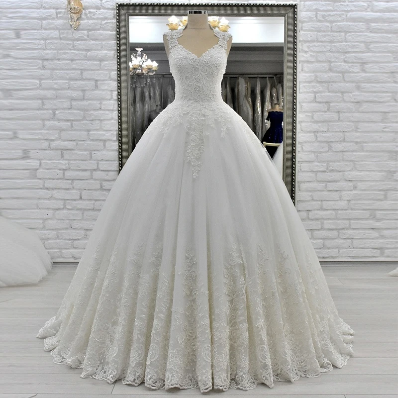 

Royal Luxury Cap Sleeve Heavy Beaded Lace Ball Gown Floor Length Tulle Wedding Dress Embellished with Tassel