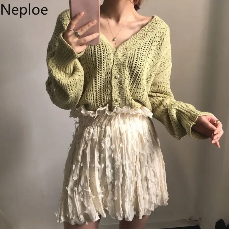 Neploe сексуальный выдалбливают тонкий вязаный свитер V образным вырезом с длинным рукавом кардиганы сумасшедшие стиль свободные пиджаки Pull Femme жемчужные кнопки дизайн