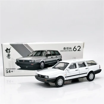 

1:64 Santana Wagon white Diecast Model Car