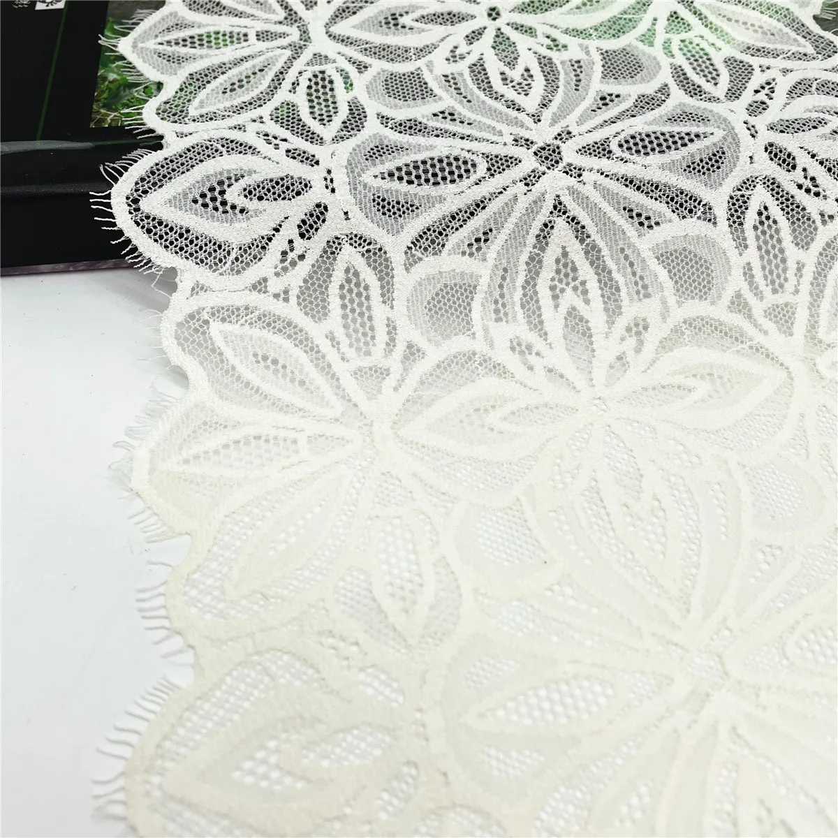 3y/lot 19.50cm Cream White Floral Elastic Stretch Lace Trim 2