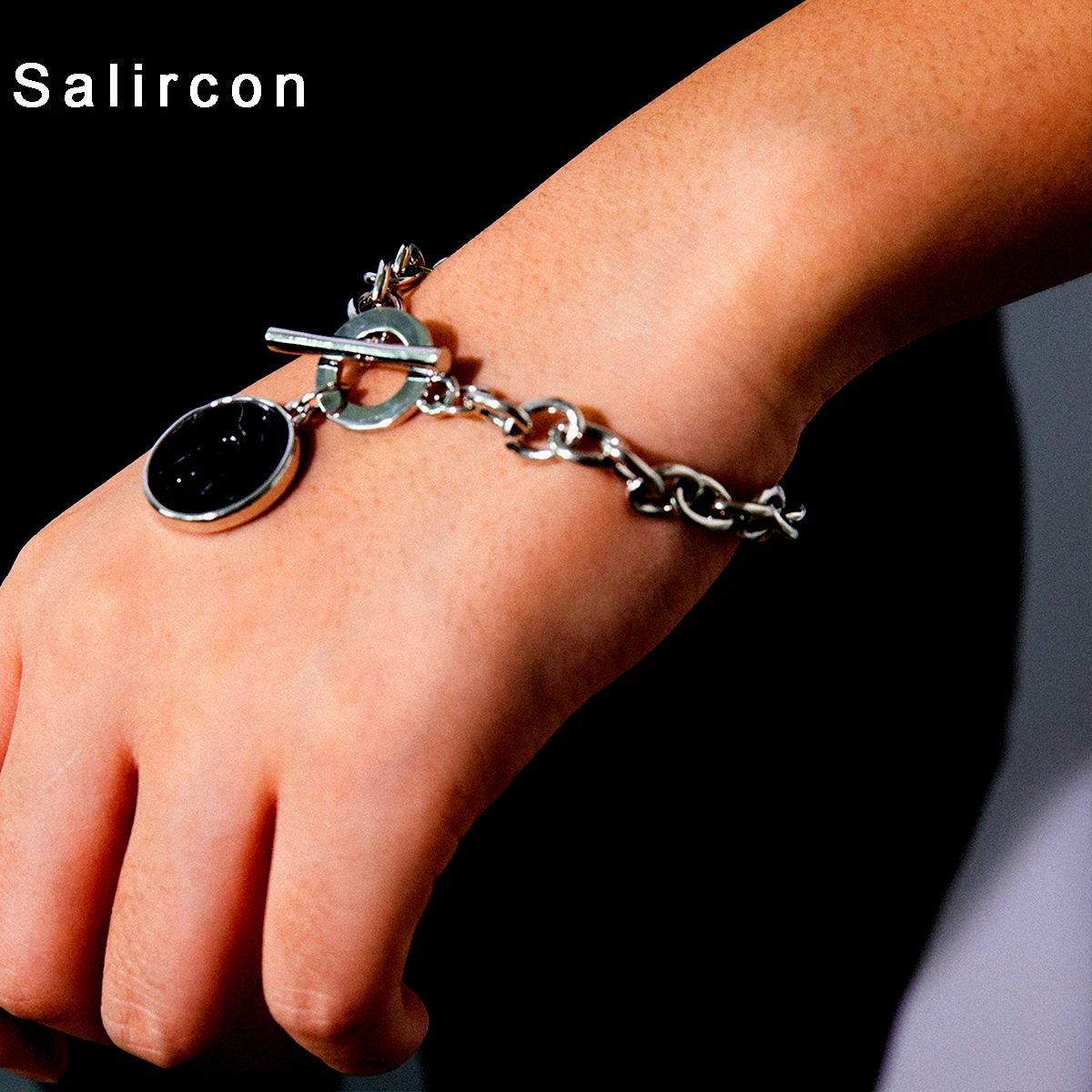 

Salircon Geometric Bracelet Creative Personality Bracelet Gold Silver Alloy Punk Twisted Chain Bracelet Jewelry Women Party Gift