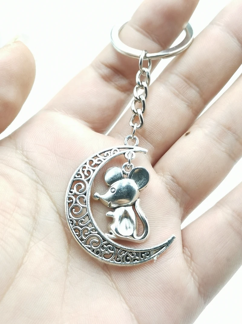 

Hot! 1pcs 2020 New Year Gift! New Children's Mouse Keychain Cute Cartoon Mouse Moon Pendant Key Ring Keychain Gift Jewelry