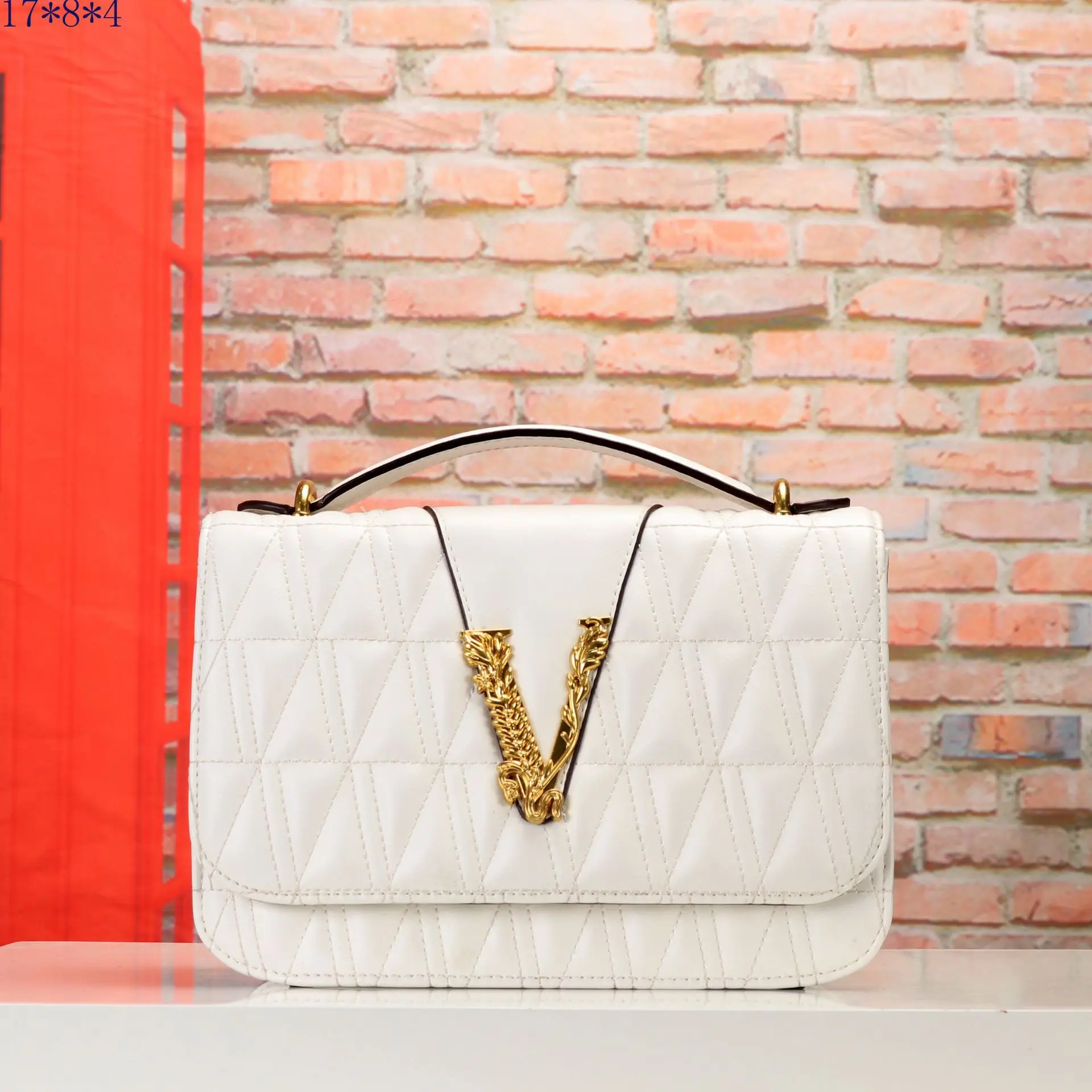 

New fashion and original small square bag niche high-end feeling v-shaped ringer tote cross-body joker chic fashion trend urban