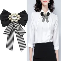 Fashion Bow Tie for Women Pearl Striped Cloth Brooch Crystal Rhinestone White Shirt Collar Pin School Student Bowtie Accessories