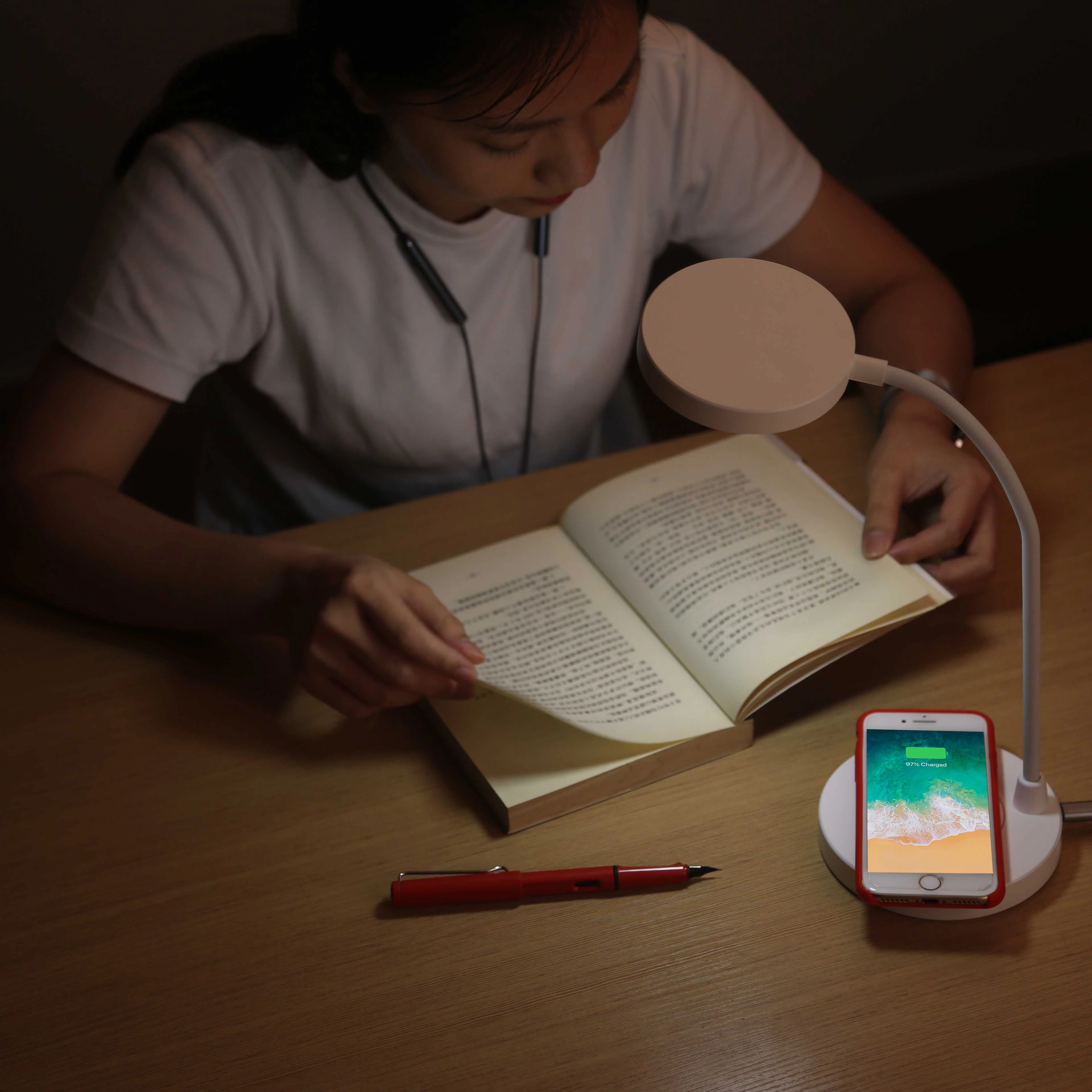 Günstig Greenbird 5W Tisch Schreibtisch Lampe mit Wireless Charging für Handy Weiß Licht Desktop Luminaria Biegsamen Arm für Arbeits  schlafzimmer