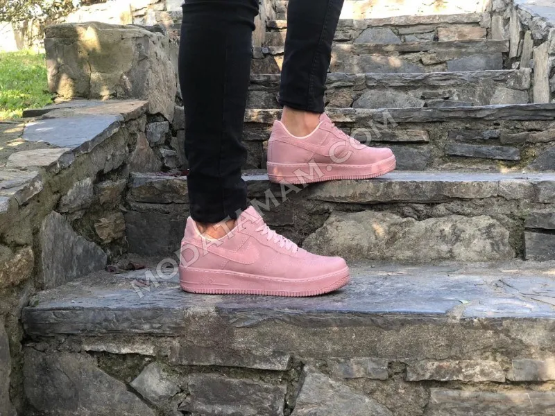

Nike Air Force Pink