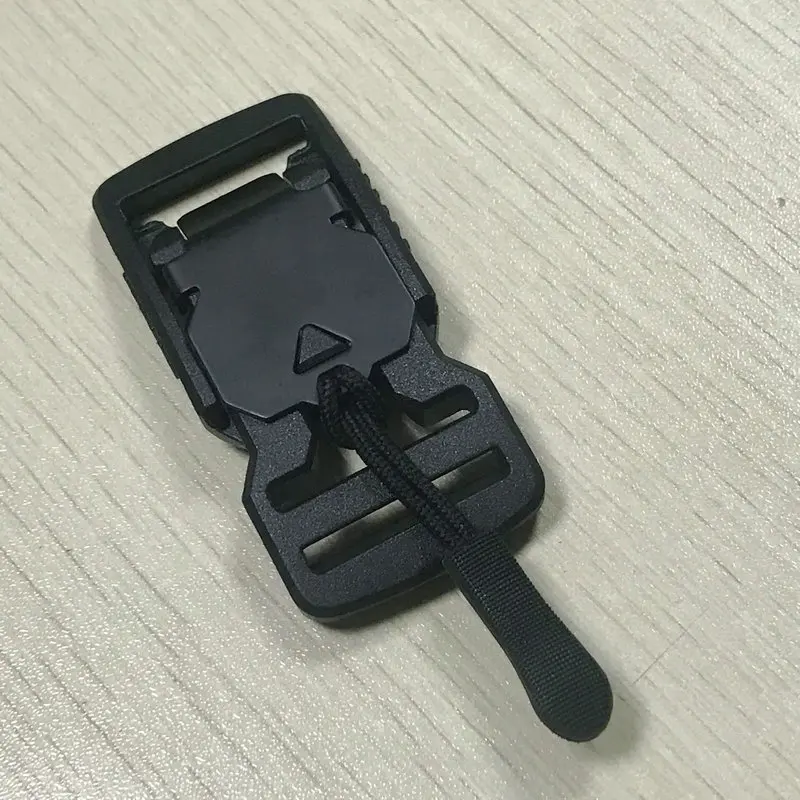 BUCKLE WITH MAGNETIC
