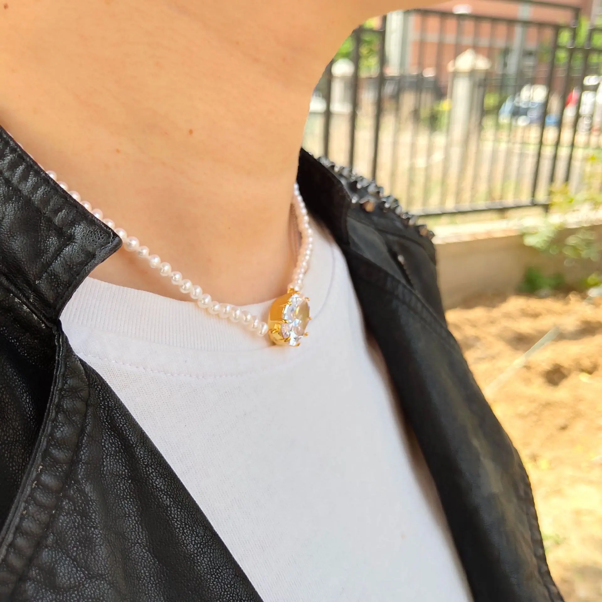 

Europe And America Non-mainstream Designer Natural Pearl Necklace Women's Elegant Large Crystal Rhinestone Zircon Choker Short N