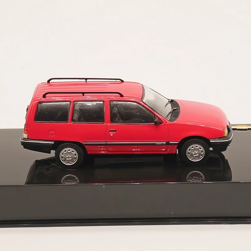 Авто ИНН ixo 1:43 Chevrolet Ipanema SL/E 1992 модель автомобиля под давлением|ixo 1:43|diecast model carsmodel car