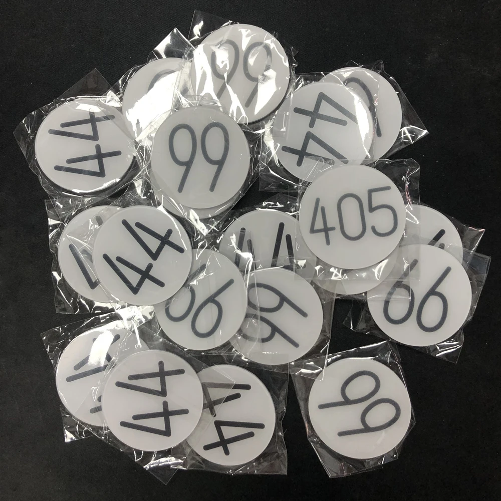 Anime Hunter x Hunter Hisoka Testing Pin Badge Cosplay Kurapika Killua Zoldyck GON·FREECSS Number Brooch Pins Accessories Props
