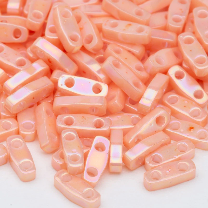 

Taidian Miyuki Quarter Tila Beads For Beaded Necklace Opaque Peach Color 5x1.2x1.9MM 5grams/lot About 240 Pieces