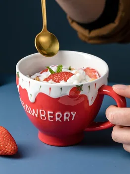 

390ml Nordic Cute Strawberry Ceramic Mug INS Cartoon Coffee Cup with Lid Spoon Household Breakfast Milk Mugs and Cups for Adults