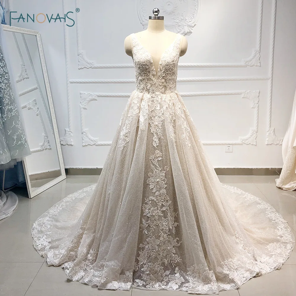 

Elegant Wedding Dress 2019 V-Neck A-Line Shiny Beaded Applique Wedding Gowns Long Champagne Bridal Dress Vestido de noiva longo