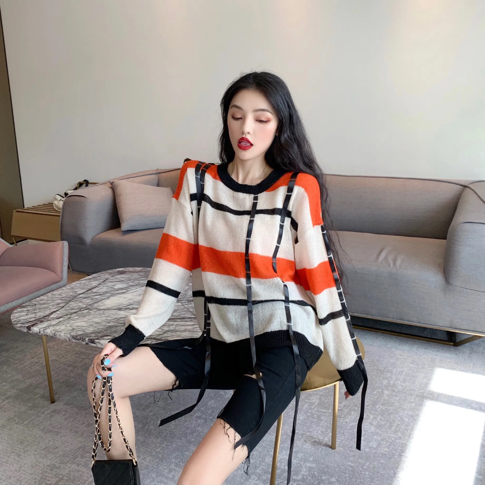 

Photo Shoot France Non-mainstream Plaid Mixed Colors Knitted Jacket + High-waisted Cowboy Shorts Two-Piece Women's