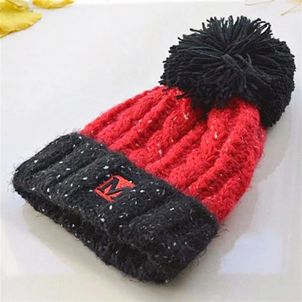 Red Осенне-зимние шапки, двухцветные, для завивки волос, с помпоном, шерстяная вязаная шапка для женщин, для взрослых, новые буквы, для улицы, модные наушники - Цвет: Red
