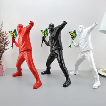 

BANKSY FLOWER THROWER STATUE FLOWER BOMBER HOME DECORATION ACCESSORIES MODERN ORNAMENTS CREATIVE RESIN TABLE PIECE