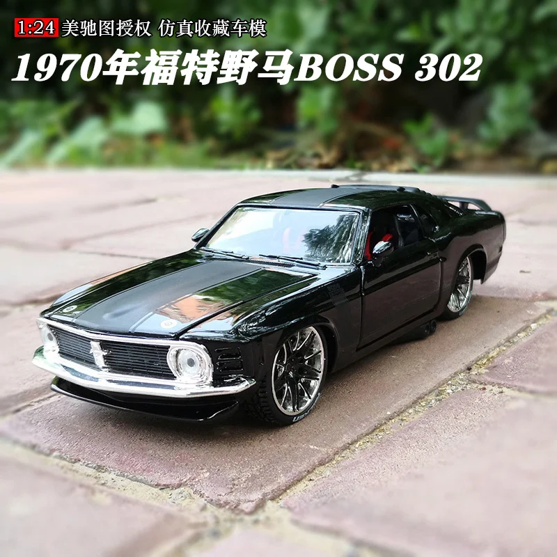 Maisto 1:24 1970 Ford Mustang BOSS 302 alloy car model simulation car decoration collection gift toy