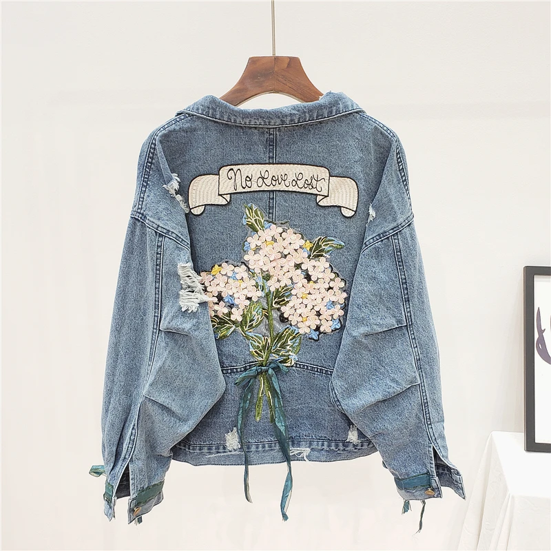 

Spring Autumn Fashion Embroidery Flowers Denim Jacket Women Outerwear Female Loose Batwing sleeve Frayed Short Jeans Jacket Coat