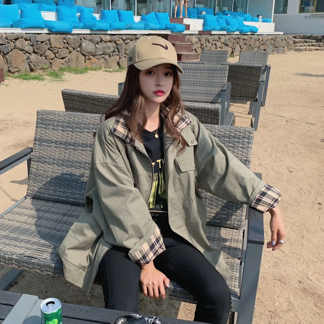 

Photo Shoot Main Push CHIC Army Green Mid-length Fold-down Collar Loose-Fit Contrast Color Plaid Stitching BF Workwear Trench Co