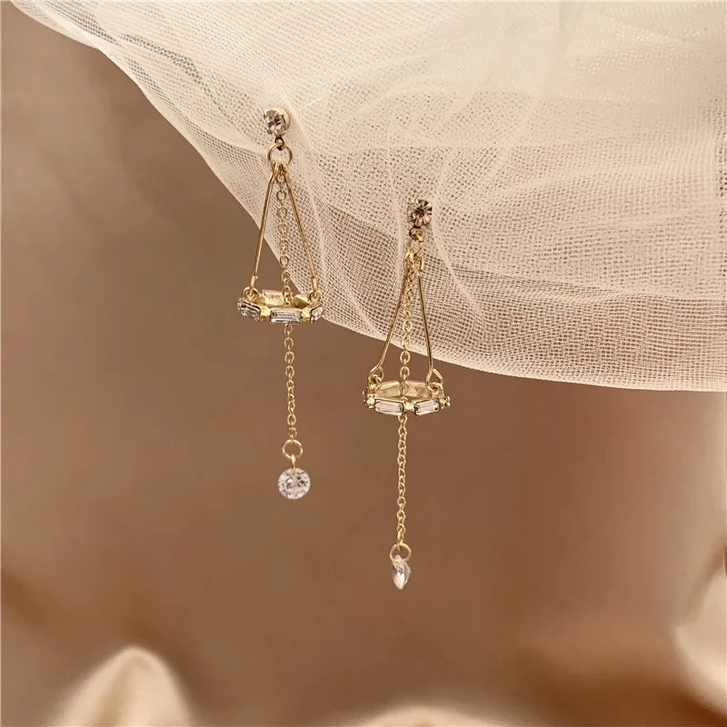 

Women Long Tassel Earring S925 Silver Needle South Korea Retro Hollow out Stereo Wind Chime Crystal Immortal GIRL'S Ear Stud E75