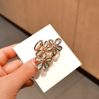 2024 New Retro drip metal small Medium flowers hairpin Pan Hair Claw Barrettes For Women girl Hair accessories Headwear