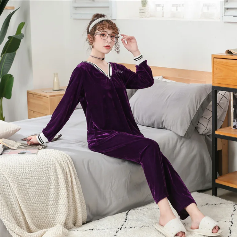 

Hot Selling V-neck Gold Velvet Pajamas Women's Autumn And Winter Thin Nobility Long Sleeve Homewear Set Hot Sales