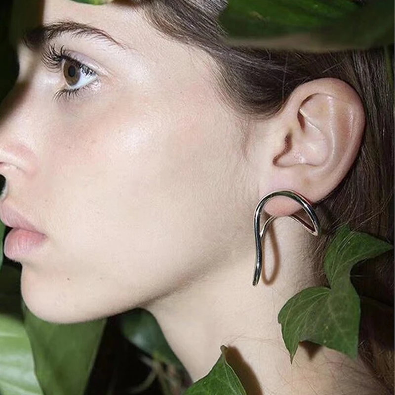 

Korean New S925 Silver Needle Simple Geometry Irregular Distortion Hollow Line Metal Hoop Earrings for Women Girls Jewelry