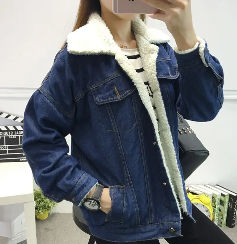 

Autumn and winter Korean version of the large size thickening lamb hair denim jacket plus velvet warm short cotton coat women