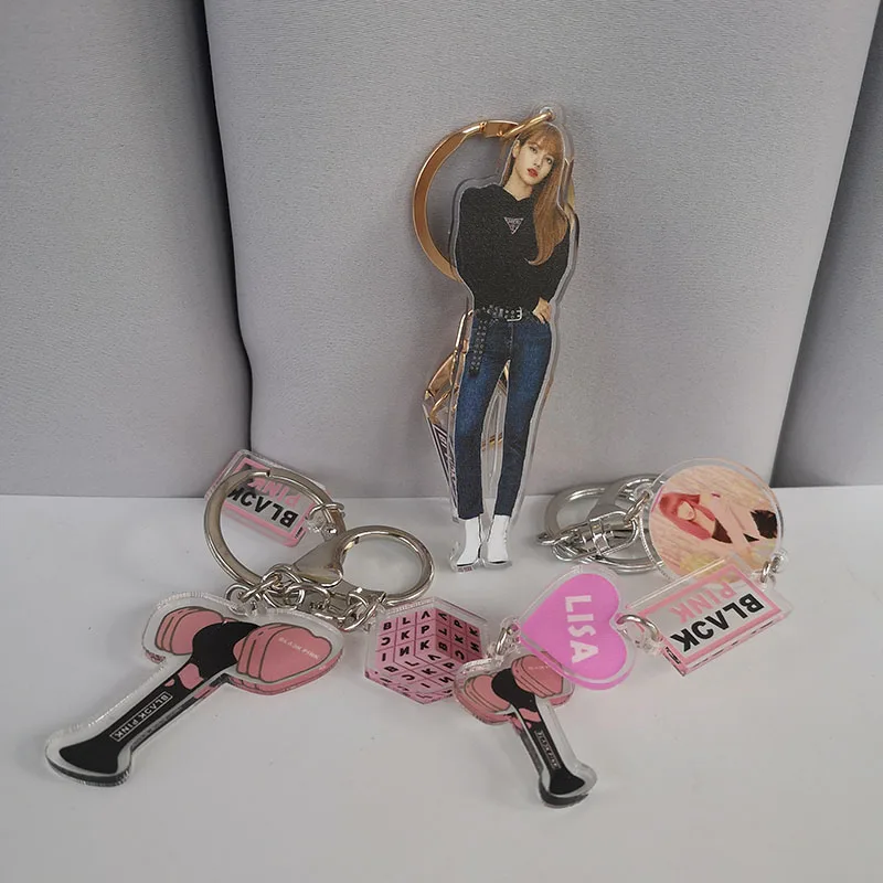 Blackpink двойными бортами джисо Дженни Лиза Роза фигуры на подставке, на одной стороне убить Брелок с цепочкой "Love" кольцо для ключей