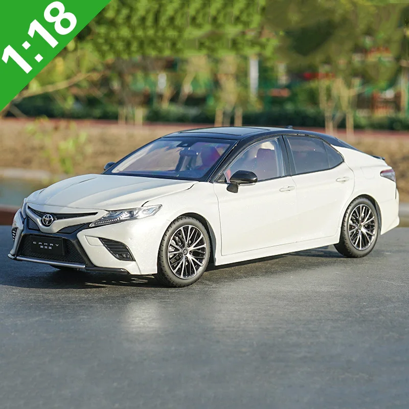 

1/18 scale 2018 8th Generation Diecast Alloy Car Model Toys kids metal vehicle children fans friend gifts souvenirs display show