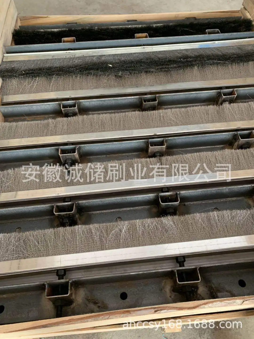 Sealed Steel Wire Strip Brush Large Iron And Steel Enterprise Every Motor Seal Stainless Steel Wire Strip Brush Manufacturers No