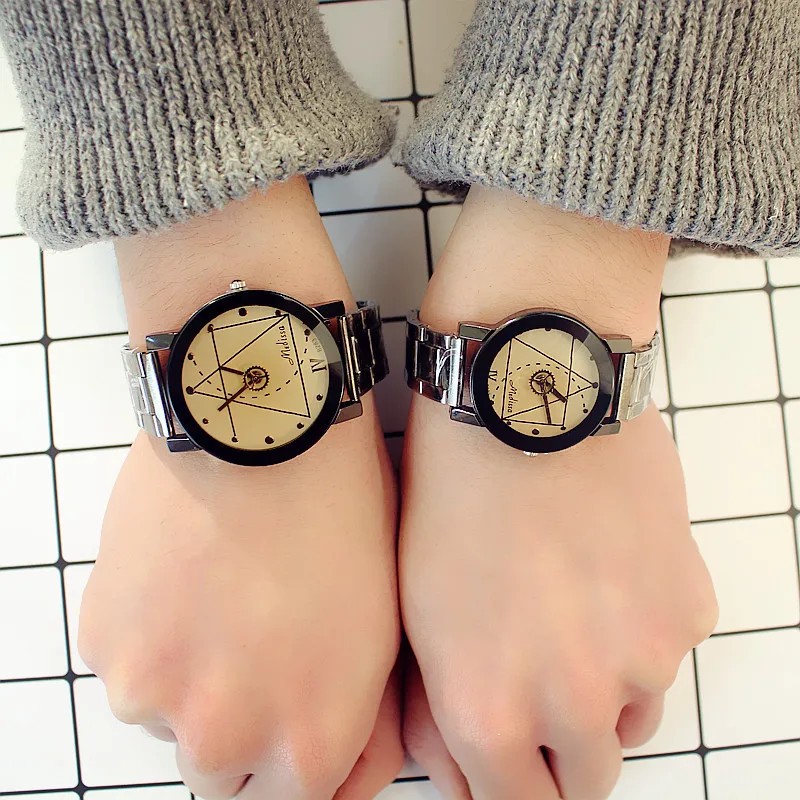 2019 New Korean Version Of The Trend Of Simple Personality Retro Harajuku Style Casual Men and Women Quartz Just Brought Watch