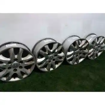 

R17 SET TIRES KIA CARNIVAL