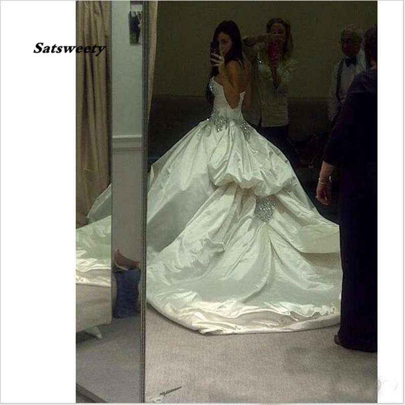 Ivory-Bling-Pnina-Tornai-Wedding-Dresses-Sweetheart-Ball-Gowns-Sparkly-Crystal-Backless-Long-Train-Bridal-Gowns (2)