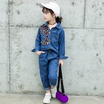 

Spring Autumn girls 2 pcs set baby coat + jeans pants kids denim suit children fashion clothes pocket leopard patch 4 to 14 yrs
