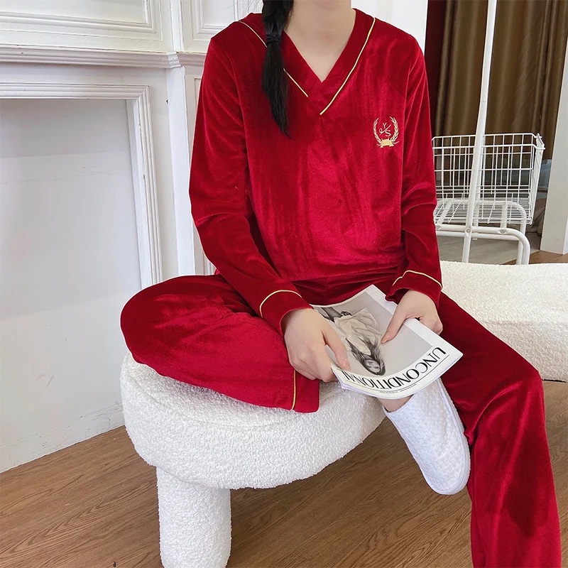 pyjamas for women Round neck long-sleeved pajamas women's gold velvet thick trousers elastic waistband casual wearable home service suit pajamas satin pj set