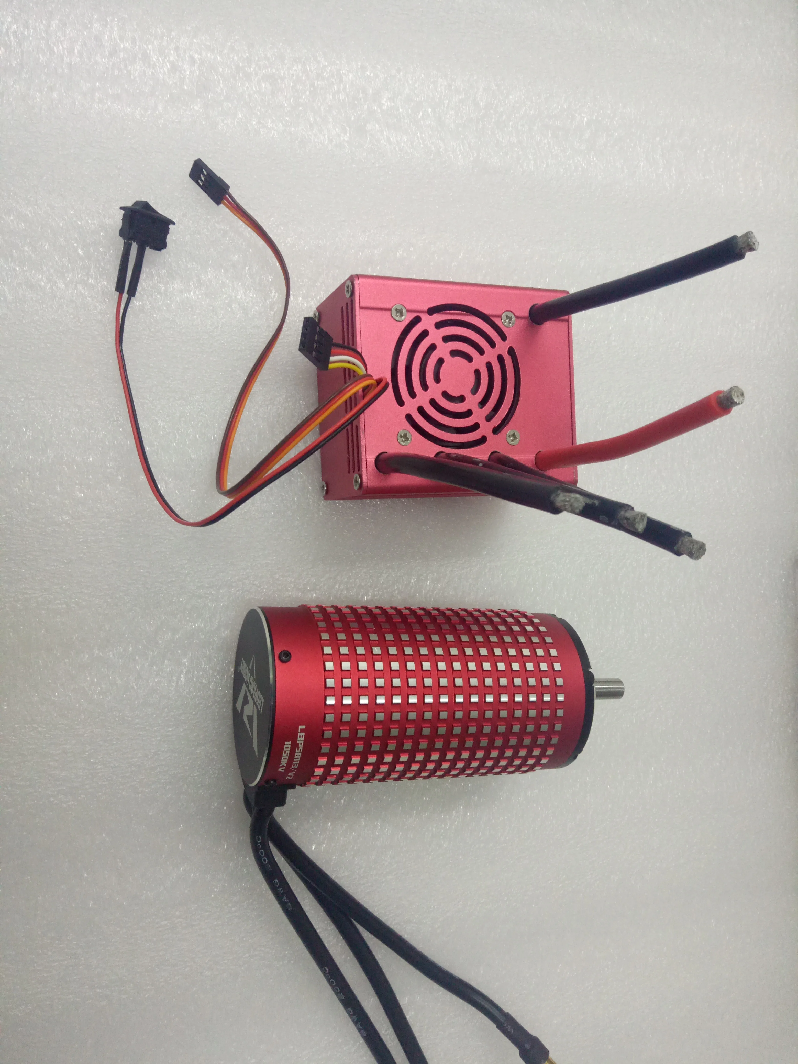 

Leopard 58113 1050KV motor with 12S 250A Brushless controller car ESC