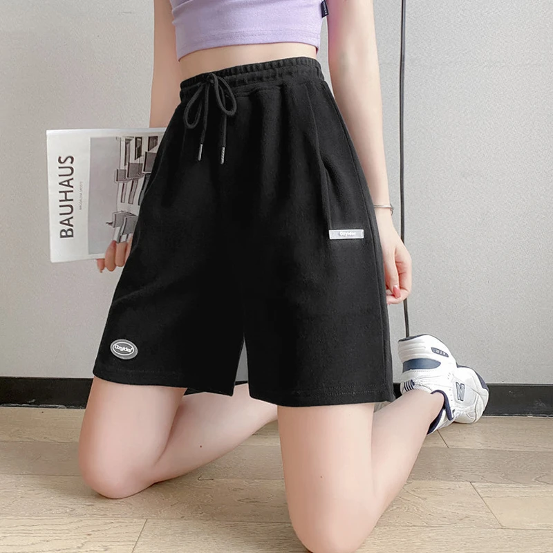 Zoki cortos deportivos negros para mujer, Shorts de línea A, ajustados, informales, elegantes, de cintura alta, pierna ancha, ropa de calle suelta, A la moda|Pantalones cortos| - AliExpress