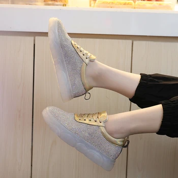 

New Fashion Sneakers Women 2020 Spring Bling Rhinestone Flat Bottom Wild Shoes Muffin Bottom Running Shoes I7-02