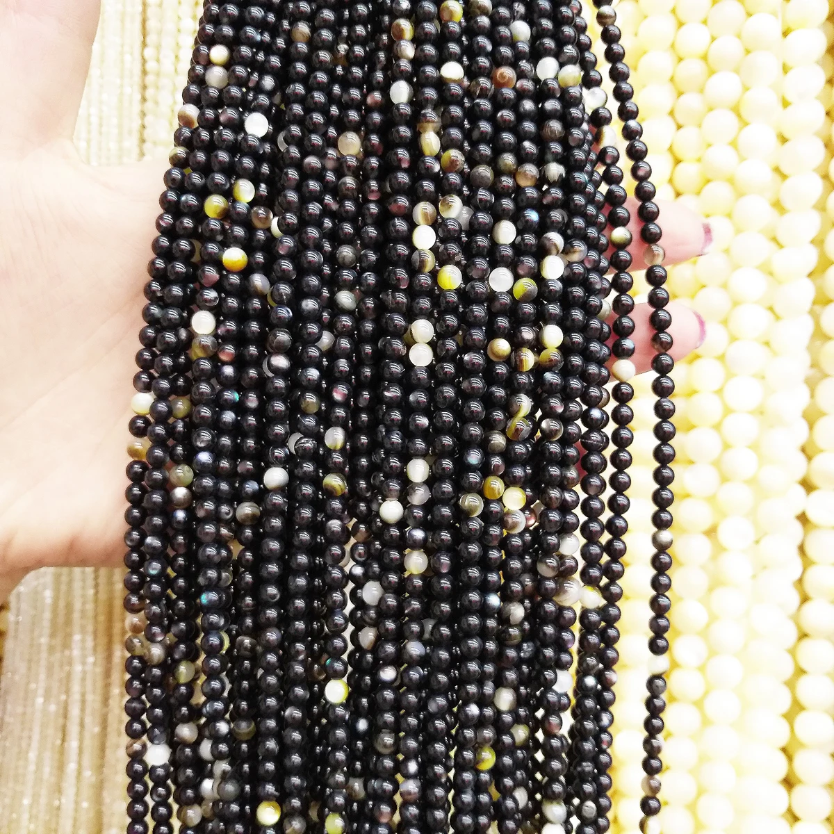 

Wholesale Natural Shell Beads Black Round Seashell Stone Beads for Jewelry Making DIY Bracelet Necklace Stone Strand 15.5''