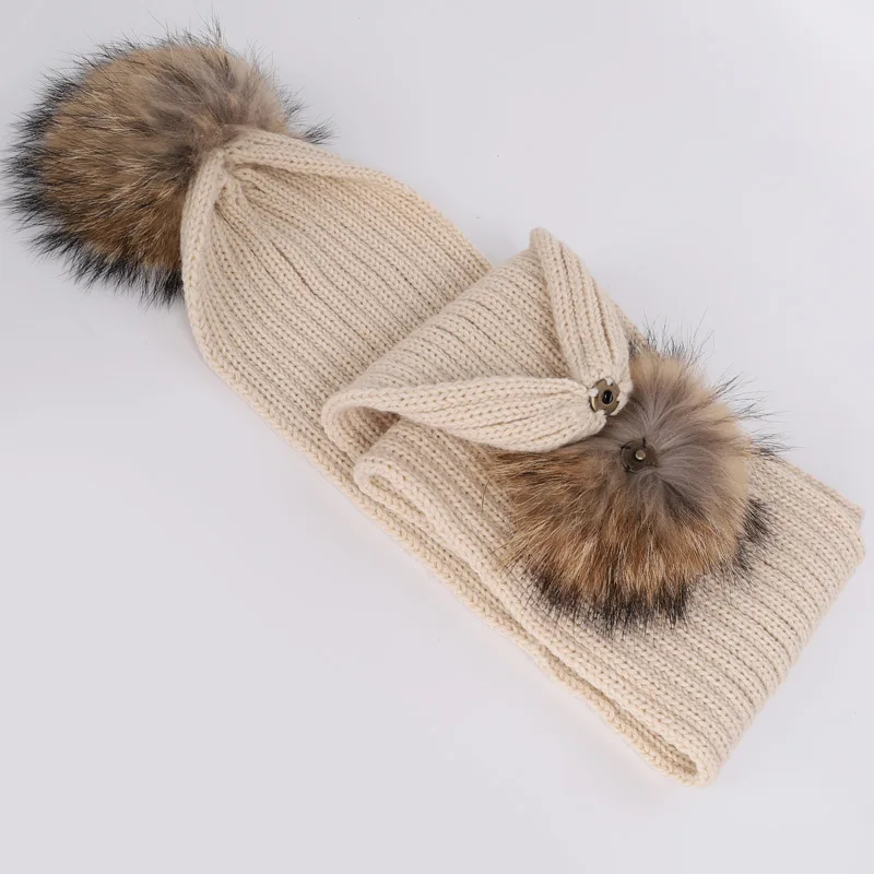 Для женщин шляпа шарф комплект из меха енота помпонами вязаная шапка; шарф высокого Качественный хлопок Мягкая шапка и шарф, зимний теплый Для женщин, Кепка из хлопка