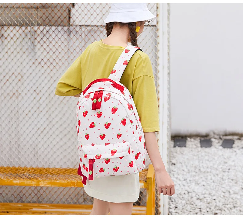 Lovely Strawberry Print Girl Shoulder Bags for Student Waterproof Ployster Backpack Bags for Women Fashion Backbags Fruit Print Stylish Backpacks