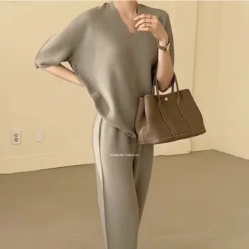 

2020 autumn winter casual loose kint Two Piece Set Women Crop Top and stacked Pants Set Tracksuit two piece outfits for women